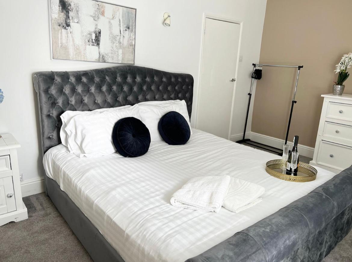 Modern 3 Bed, Heart Of Ashley Cross, 5 Mins To Sandbanks Poole Zewnętrze zdjęcie