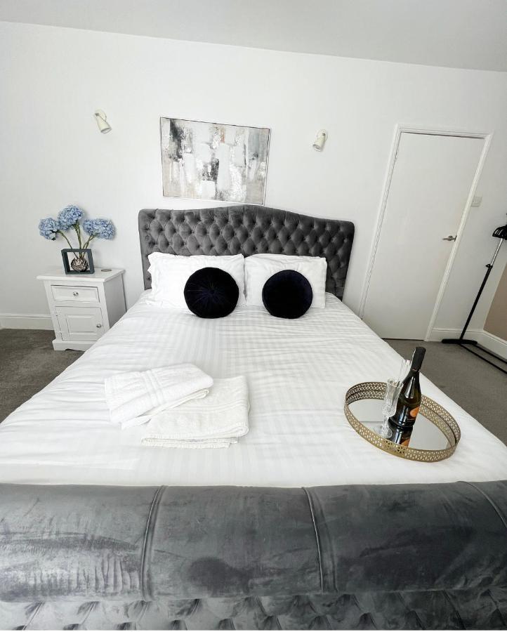 Modern 3 Bed, Heart Of Ashley Cross, 5 Mins To Sandbanks Poole Zewnętrze zdjęcie
