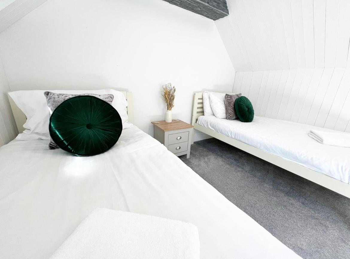 Modern 3 Bed, Heart Of Ashley Cross, 5 Mins To Sandbanks Poole Zewnętrze zdjęcie