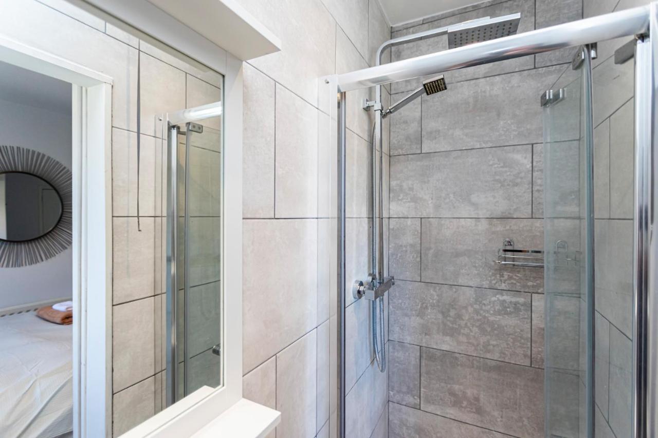 Modern 3 Bed, Heart Of Ashley Cross, 5 Mins To Sandbanks Poole Zewnętrze zdjęcie